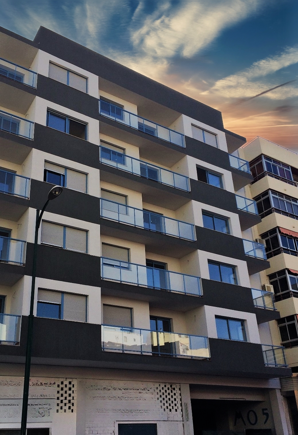 EDIFICIO 30 VIVIENDAS CALLE MONTES DE OCA Nº5 (MÁLAGA)